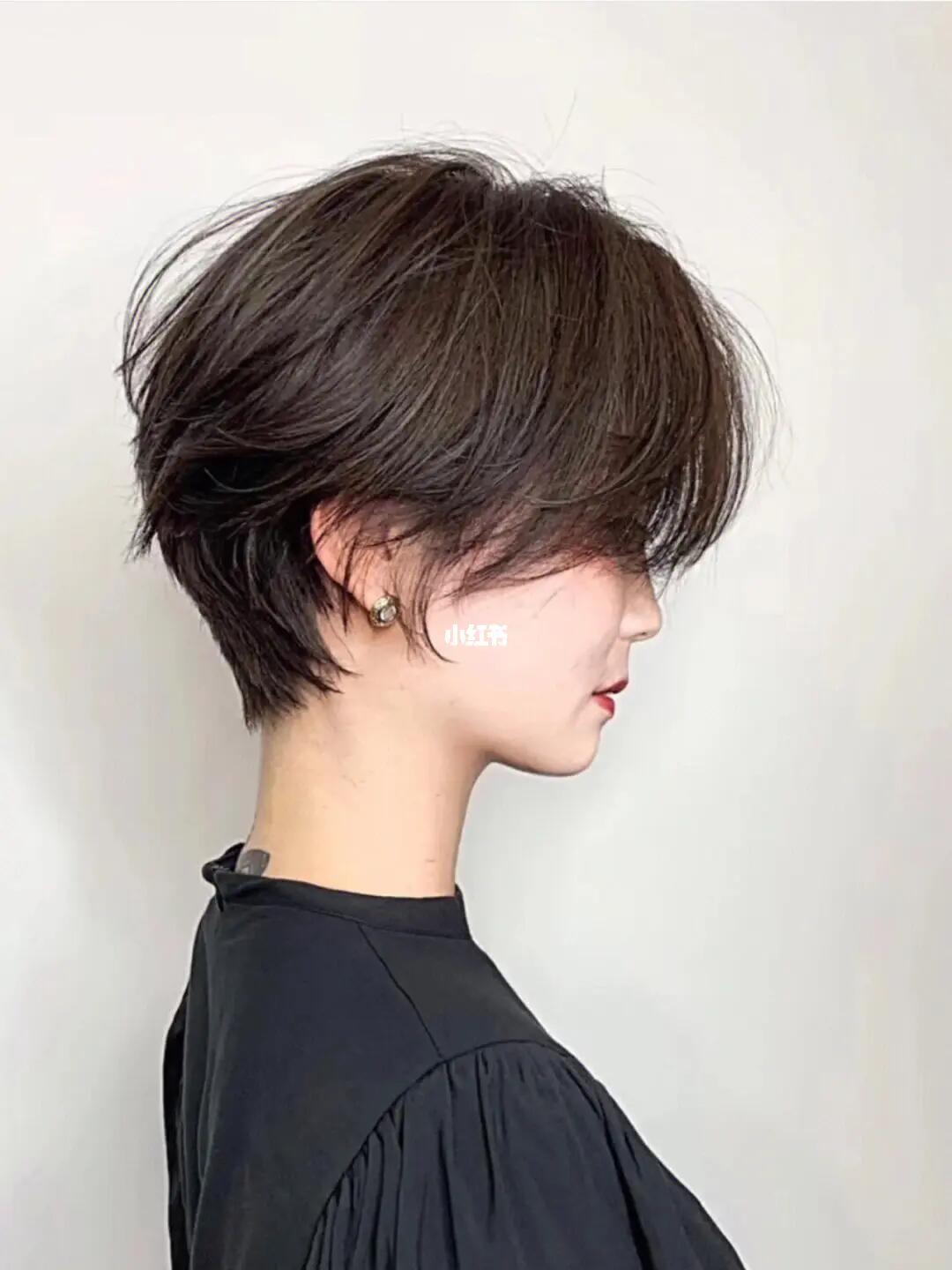 最新女短发发型，改变带来自信与成就感的源泉